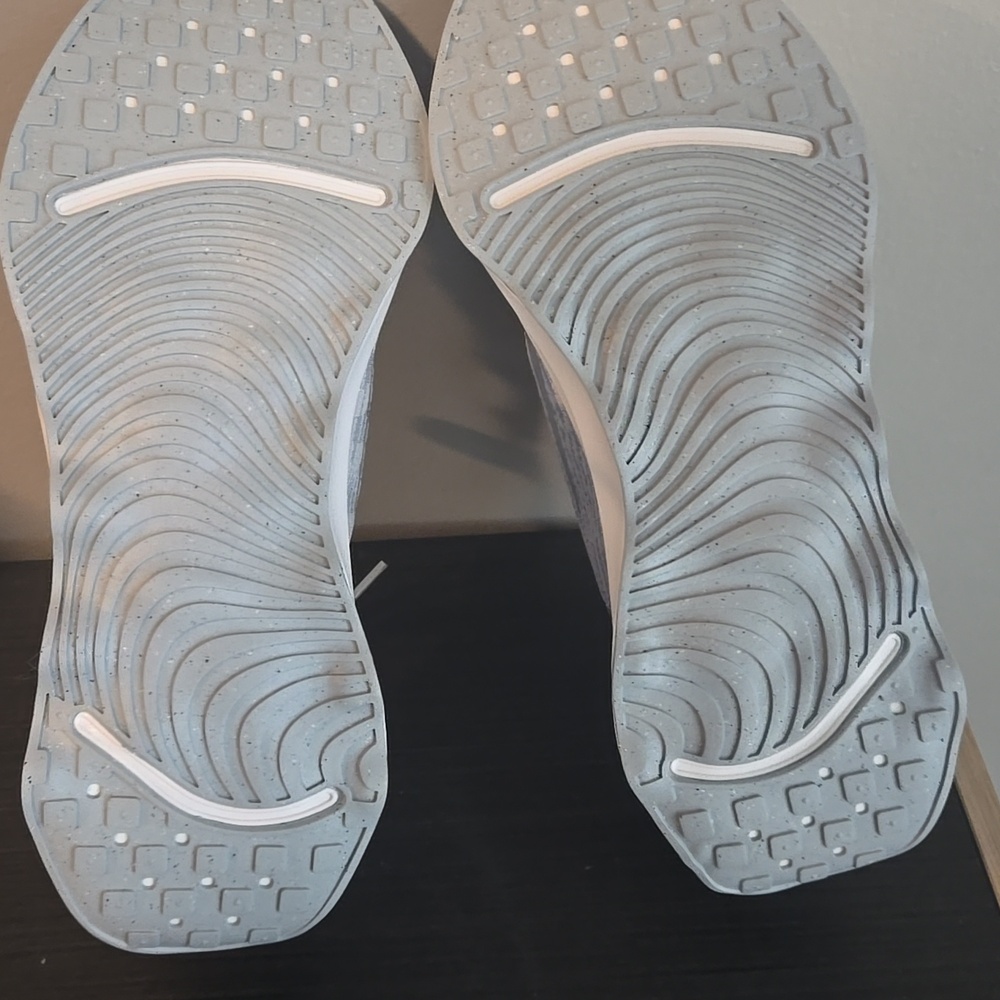 Nike Motiva Photon Dust WOMENS Size 9.5 NEW - Picture 6 of 7